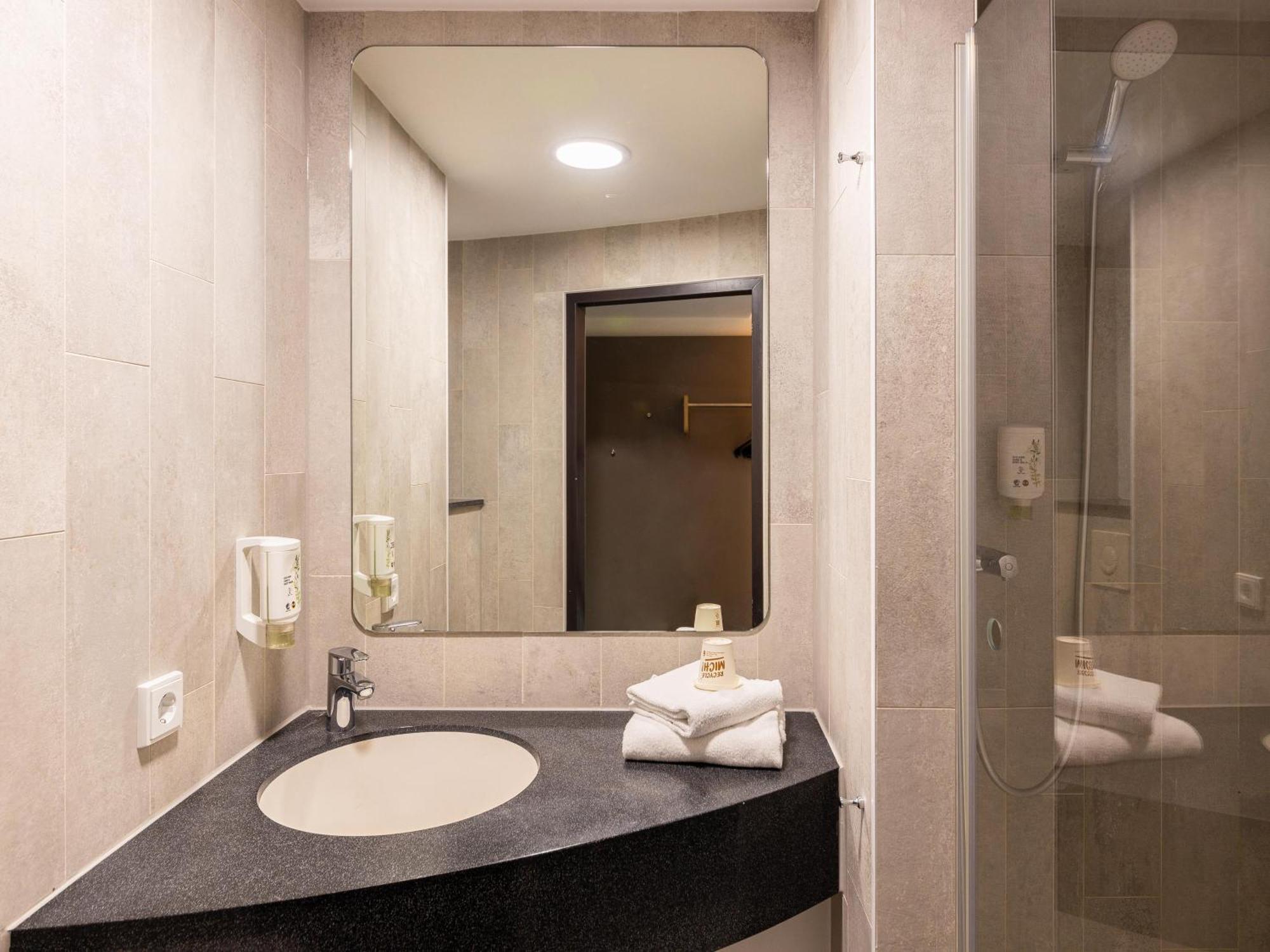 B&B Hotel Essen-City Extérieur photo